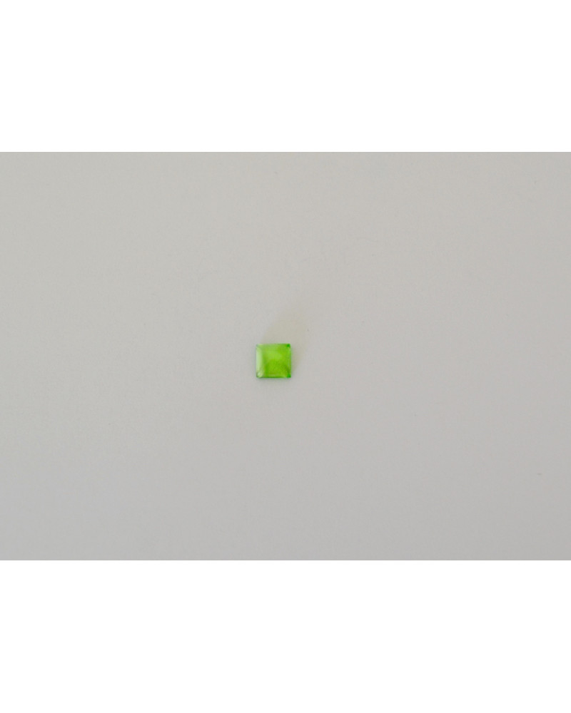 CABOCHON CARRE VERT PERIDOT