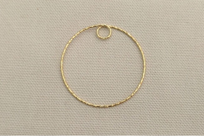 Cercle fil diamanté doré avec boucle