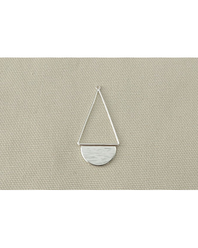 Pendentif triangle avec demi-cercle mobile