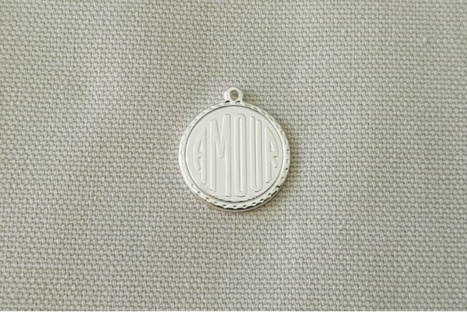 Médaille AMOUR relief diamètre 18 mm