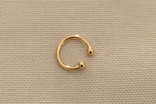 Bague d'oreille lisse dorée