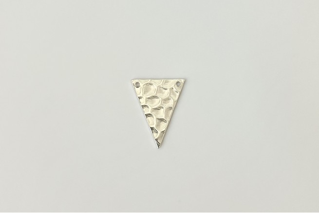 Intercalaire triangle écaillé