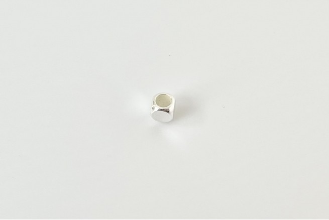 Perles cubes arrondies argentées 3x3mm