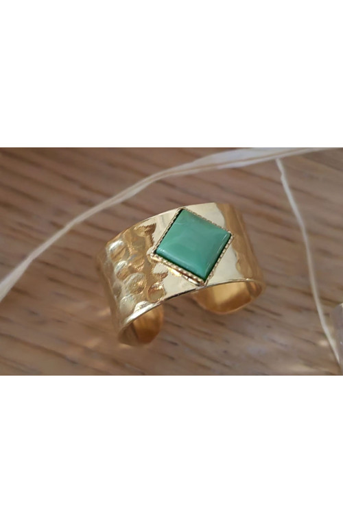 Bague martelée cabochon losange 6x6 finition:Dore or fin 24 carats