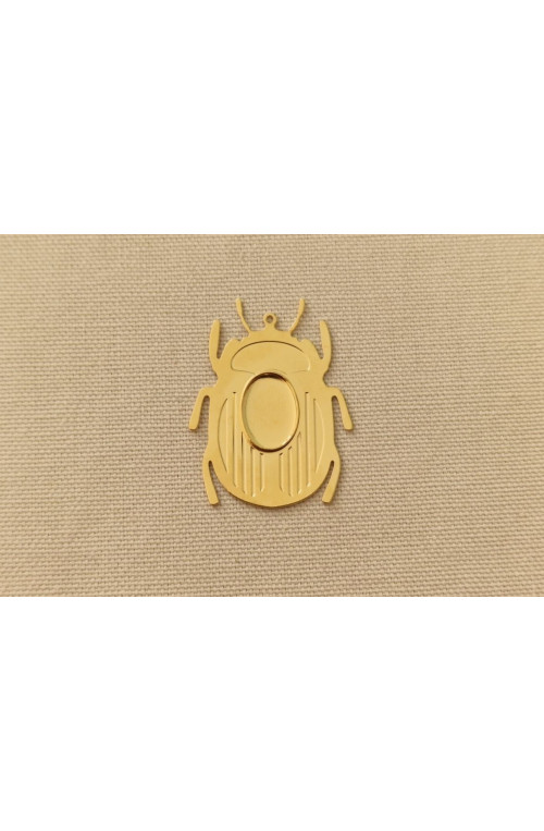 Pendentif scarabee cabochon finition:Dore or fin 24 carats