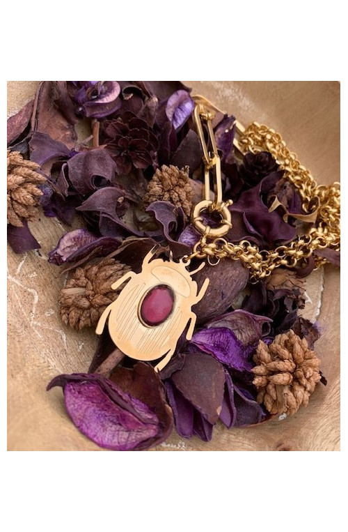 Pendentif scarabee cabochon finition:Dore or fin 24 carats