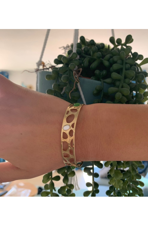 Bracelet jonc ajouré lora avec 3 cabochons 6x4 finition:Dore or fin 24 carats