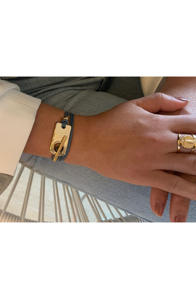 Fermoir t plaque finition:Dore or fin 24 carats