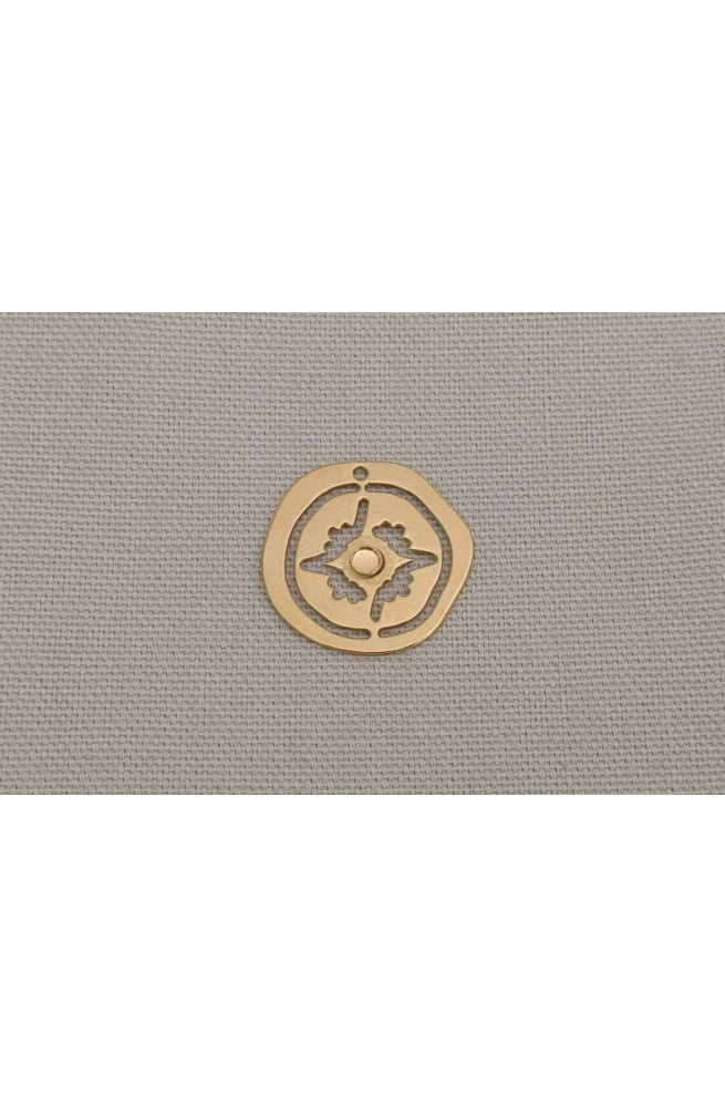 Pendentif rose des vents avec cabochon 3 mm finition:Dore or fin 24 carats