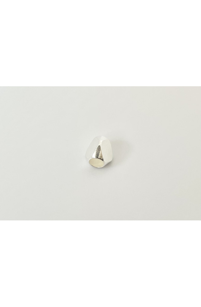 Perle polygone dorée finition:Argent 10 microns