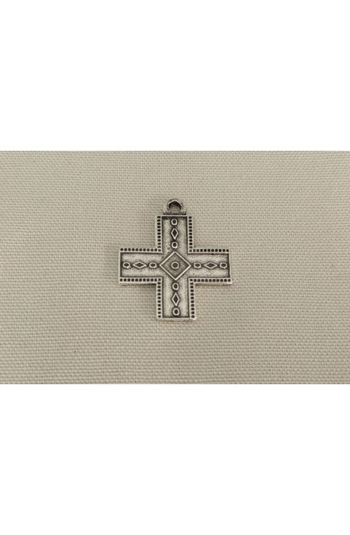 Croix carrée 60% finition:Argent antique 10 microns